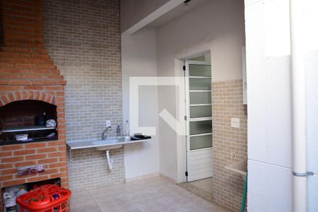 Casa de condomínio para alugar com 65m², 2 quartos e 1 vagaQuintal