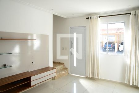 Sala de casa de condomínio para alugar com 2 quartos, 65m² em Jardim Petrópolis, Cotia
