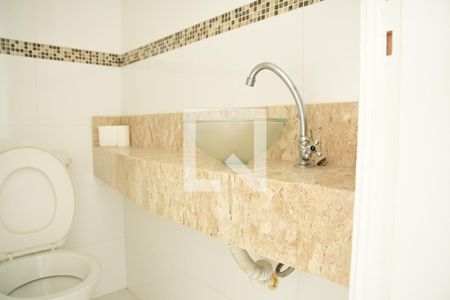 Lavabo de casa de condomínio para alugar com 2 quartos, 65m² em Jardim Petrópolis, Cotia