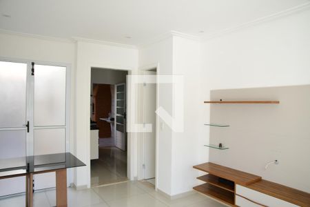 Sala de casa de condomínio para alugar com 2 quartos, 65m² em Jardim Petrópolis, Cotia