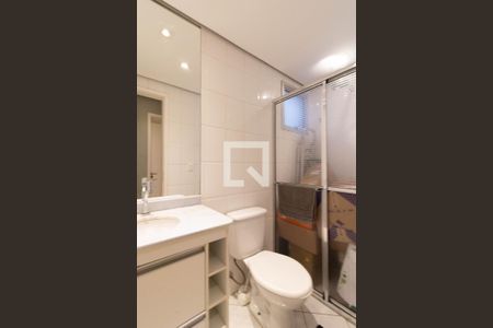 Banheiro de apartamento para alugar com 2 quartos, 60m² em Jardim Flor da Montanha, Guarulhos