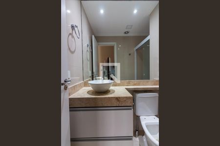 Banheiro de apartamento para alugar com 2 quartos, 53m² em City Bussocaba, Osasco
