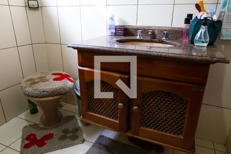 Casa à venda com 137m², 2 quartos e 2 vagas Casa à venda com 137m², 2 quartos e 2 vagasBanheiro Social