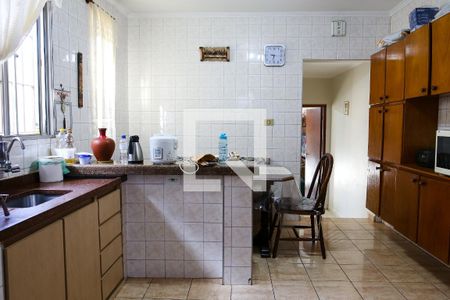 Casa à venda com 137m², 2 quartos e 2 vagas Casa à venda com 137m², 2 quartos e 2 vagasCozinha