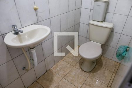 Casa à venda com 137m², 2 quartos e 2 vagas Casa à venda com 137m², 2 quartos e 2 vagasBanheiro da Garagem