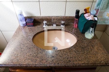 Casa à venda com 137m², 2 quartos e 2 vagas Casa à venda com 137m², 2 quartos e 2 vagasBanheiro Social