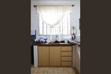 Casa à venda com 137m², 2 quartos e 2 vagas Casa à venda com 137m², 2 quartos e 2 vagasCozinha