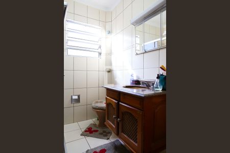 Casa à venda com 137m², 2 quartos e 2 vagas Casa à venda com 137m², 2 quartos e 2 vagasBanheiro Social