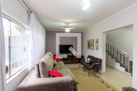 Casa à venda com 180m², 3 quartos e 4 vagasSala