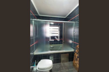 Casa à venda com 180m², 3 quartos e 4 vagasBanheiro da Suíte 1