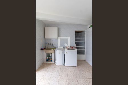 Casa à venda com 180m², 3 quartos e 4 vagasÁrea de serviço