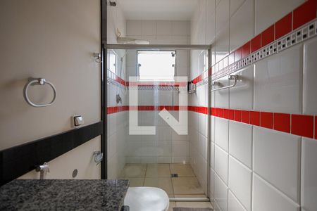 Casa de condomínio para alugar com 364m², 4 quartos e 4 vagas Casa de condomínio para alugar com 364m², 4 quartos e 4 vagasBanheiro da Suíte 2