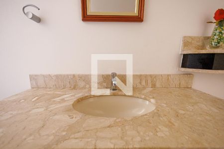 Casa de condomínio para alugar com 364m², 4 quartos e 4 vagas Casa de condomínio para alugar com 364m², 4 quartos e 4 vagasLavabo