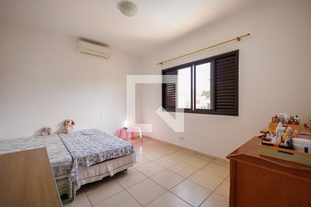 Casa de condomínio para alugar com 364m², 4 quartos e 4 vagas Casa de condomínio para alugar com 364m², 4 quartos e 4 vagasQuarto 2