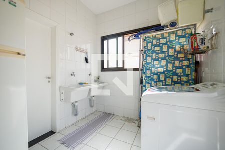 Casa de condomínio para alugar com 364m², 4 quartos e 4 vagas Casa de condomínio para alugar com 364m², 4 quartos e 4 vagasÁrea de Serviço