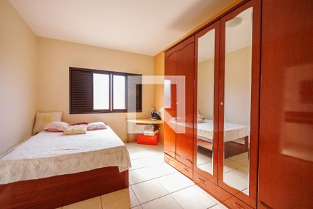 Casa de condomínio para alugar com 364m², 4 quartos e 4 vagas Casa de condomínio para alugar com 364m², 4 quartos e 4 vagasSuíte 2