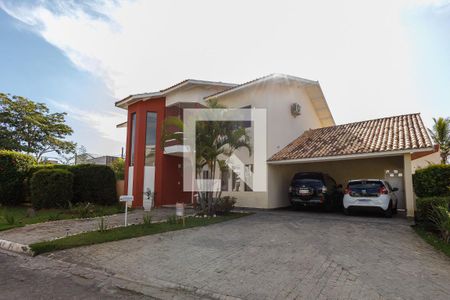 Casa de condomínio para alugar com 364m², 4 quartos e 4 vagas Casa de condomínio para alugar com 364m², 4 quartos e 4 vagasFachada