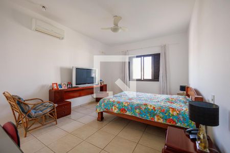 Casa de condomínio para alugar com 364m², 4 quartos e 4 vagas Casa de condomínio para alugar com 364m², 4 quartos e 4 vagasSuíte 1