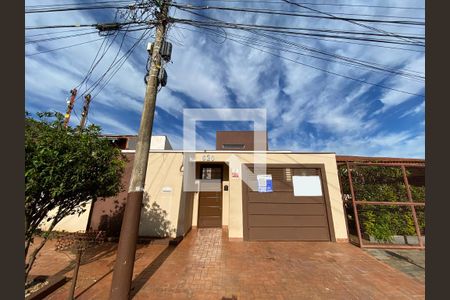 Casa para alugar com 130m², 3 quartos e 3 vagas Casa para alugar com 130m², 3 quartos e 3 vagasFachada
