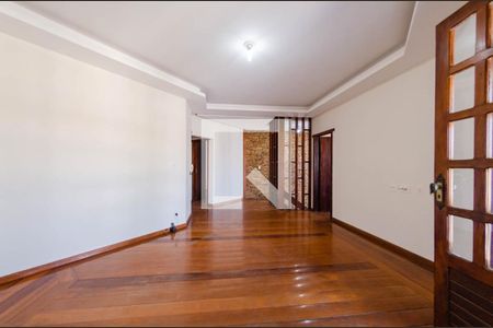Sala 3 de casa para alugar com 5 quartos, 300m² em Nova Gameleira, Belo Horizonte