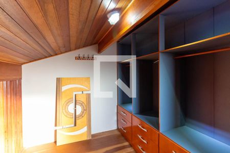 Casa à venda com 250m², 3 quartos e 2 vagasCloset