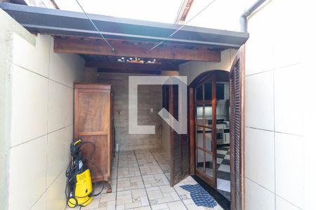 Casa à venda com 250m², 3 quartos e 2 vagasÁrea de serviço
