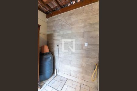 Casa à venda com 250m², 3 quartos e 2 vagasÁrea de serviço