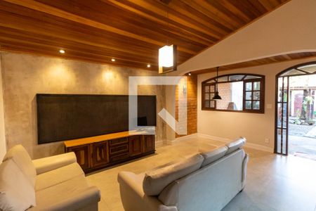 Casa à venda com 250m², 3 quartos e 2 vagasSala