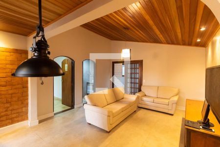 Casa à venda com 250m², 3 quartos e 2 vagasSala