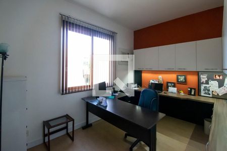 Casa de condomínio à venda com 284m², 5 quartos e 4 vagasEscritório