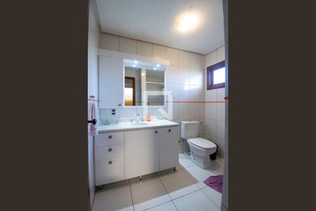 Casa de condomínio à venda com 284m², 5 quartos e 4 vagasBanheiro Social