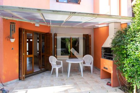 Casa de condomínio à venda com 284m², 5 quartos e 4 vagasQuintal