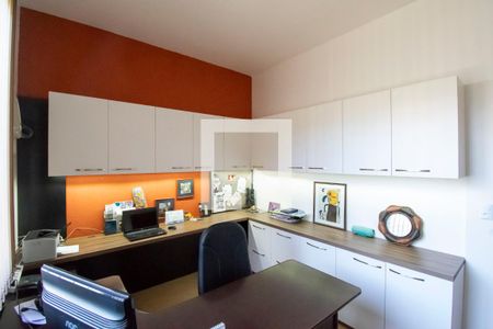 Casa de condomínio à venda com 284m², 5 quartos e 4 vagasEscritório