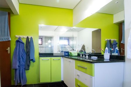 Casa de condomínio à venda com 284m², 5 quartos e 4 vagasBanheiro da Suíte