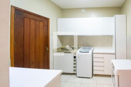 Casa de condomínio à venda com 284m², 5 quartos e 4 vagasÁrea de Serviço