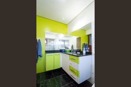 Casa de condomínio à venda com 284m², 5 quartos e 4 vagasBanheiro da Suíte