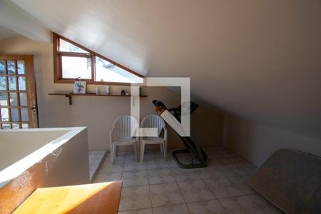 Casa de condomínio à venda com 284m², 5 quartos e 4 vagassótão