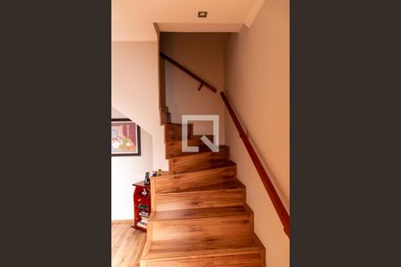 Escada de casa à venda com 2 quartos, 204m² em Vila Nogueira, Diadema