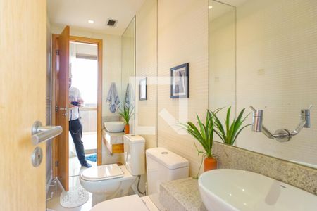 Apartamento à venda com 168m², 4 quartos e 2 vagas Apartamento à venda com 168m², 4 quartos e 2 vagasLavabo