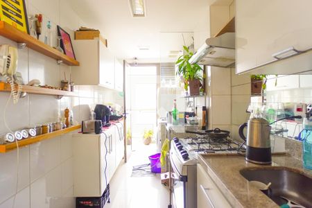 Apartamento à venda com 168m², 4 quartos e 2 vagas Apartamento à venda com 168m², 4 quartos e 2 vagasCozinha e Área de Serviço