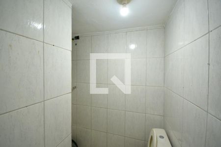 Banheiro de casa para alugar com 1 quarto, 40m² em Vila Liviero, São Paulo