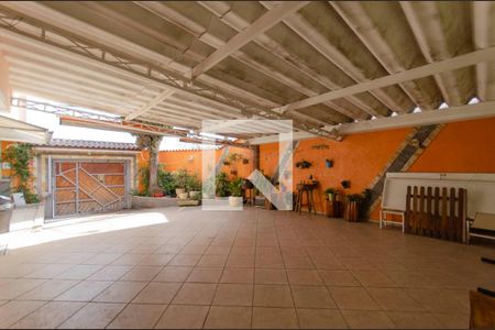 Casa à venda com 140m², 2 quartos e 6 vagasGaragem