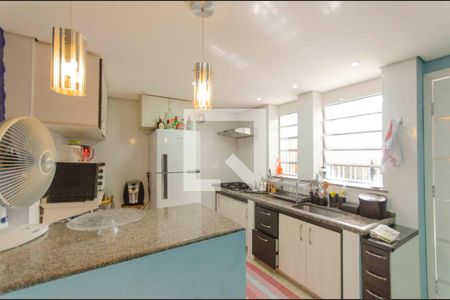 Sala e Cozinha de casa à venda com 2 quartos, 140m² em Parque das Paineiras, São Paulo