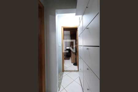 Casa à venda com 87m², 2 quartos e 2 vagasCorredor