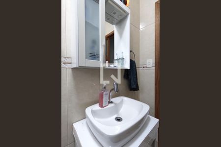 Casa à venda com 87m², 2 quartos e 2 vagasBanheiro