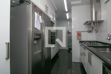 Apartamento à venda com 200m², 4 quartos e 5 vagas Apartamento à venda com 200m², 4 quartos e 5 vagasCozinha