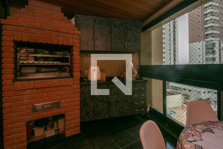 Apartamento à venda com 200m², 4 quartos e 5 vagas Apartamento à venda com 200m², 4 quartos e 5 vagasVaranda Gourmet