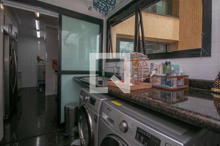 Apartamento à venda com 200m², 4 quartos e 5 vagas Apartamento à venda com 200m², 4 quartos e 5 vagasÁrea de Serviço