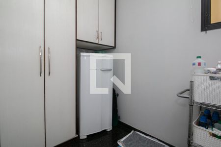 Apartamento à venda com 200m², 4 quartos e 5 vagas Apartamento à venda com 200m², 4 quartos e 5 vagasQuarto de Serviço
