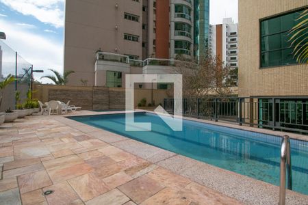 Apartamento à venda com 200m², 4 quartos e 5 vagas Apartamento à venda com 200m², 4 quartos e 5 vagasPiscina